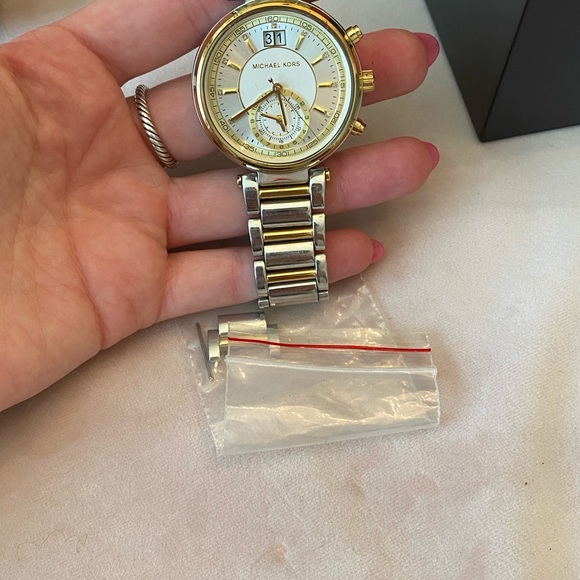 Michael Kors watch - Picture 2 of 8